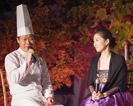 Chef-Bruce-Byung-Woo-Lee-and-Yvonne-Kim-Exec-Dir-Asia-Society-Korea-Center-11-18-11